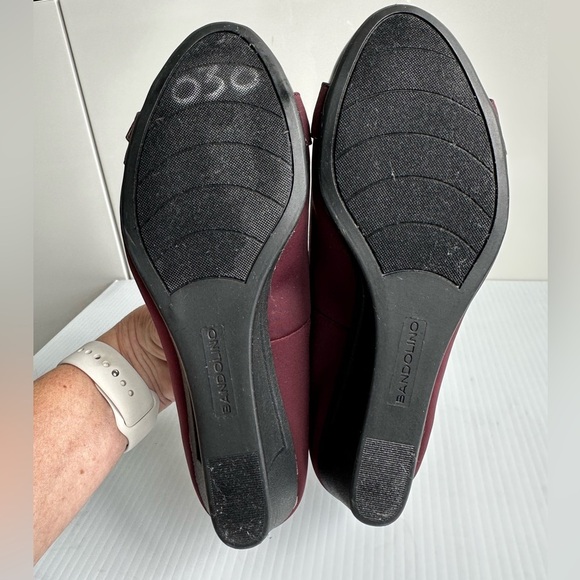 Bandolino Burgundy Wedge Size 8 Office Business Work Wear Internship - Picture 11 of 11